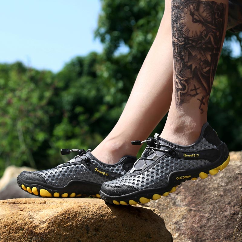 Chaussures de sport de montagn - Table Tennis Outfit Male avis et prix